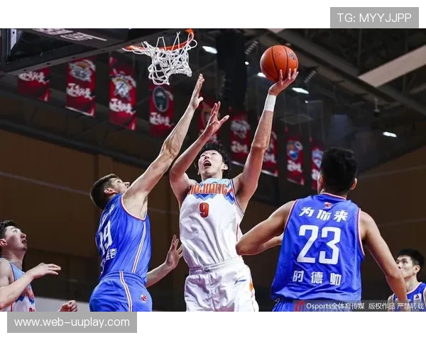 桑托斯中场亚伦伤势恢复良好,有望周末复出助阵保级